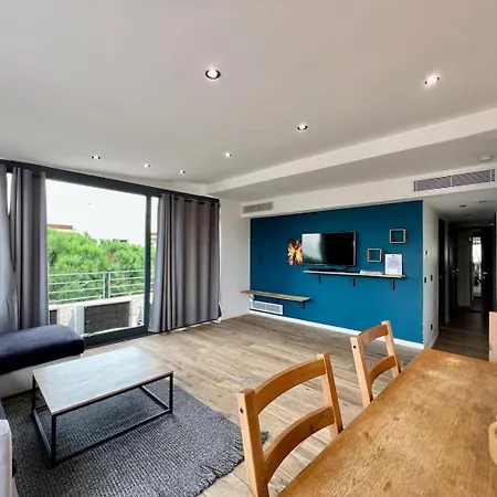 Sea And Mountain Views From Your Rooftop ! Appartement *
