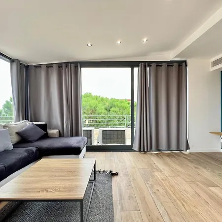 Sea And Mountain Views From Your Rooftop ! Appartement Saint-Laurent-du-Var