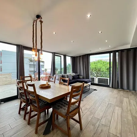 Appartement Sea And Mountain Views From Your Rooftop ! *