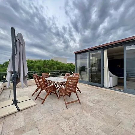 Sea And Mountain Views From Your Rooftop ! Appartement *